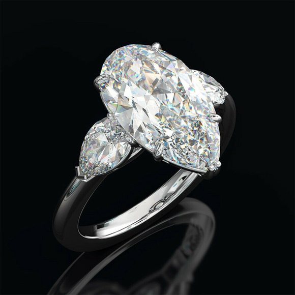 New 925 Silver Pear Cut White Sapphire Ring